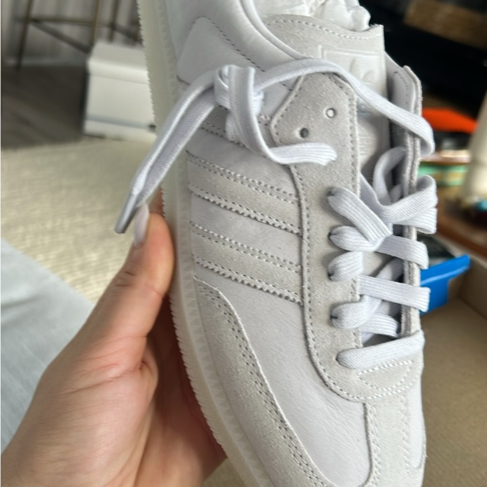 Adidas women’s OG grey sambas